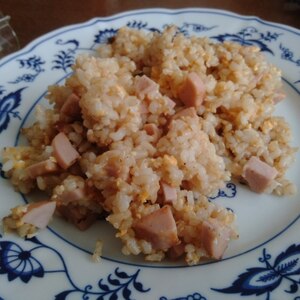 子供の頃ばーちゃんがよく作ってくれたビンボー焼き飯